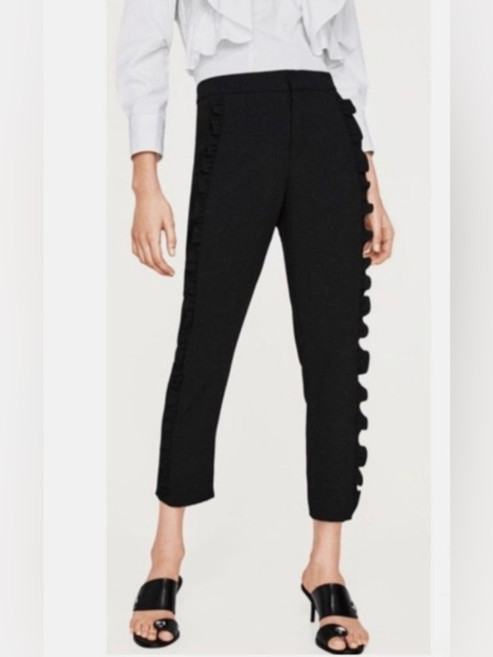 ✨Zara Black Ruffle-Trim Slim CropPants